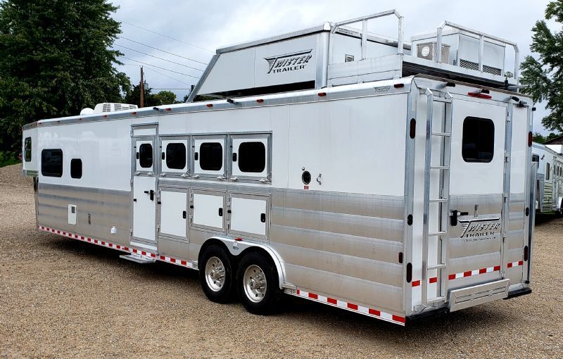 NEW Twister Horse Trailer with Living Quarters for Sale Horse