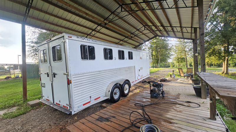 Used Horse Trailers for Sale