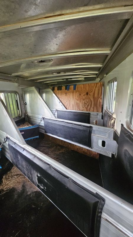 Used Horse Trailers for Sale