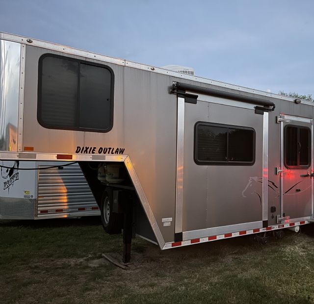 Used Horse Trailers for Sale