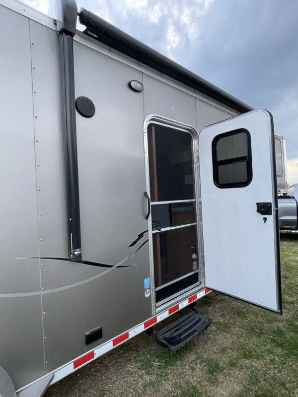 Used Horse Trailers for Sale