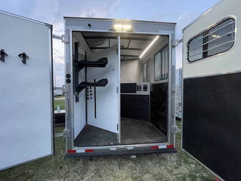 Used Horse Trailers for Sale