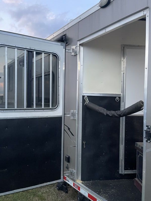 Used Horse Trailers for Sale