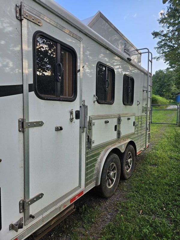 Used Horse Trailers for Sale