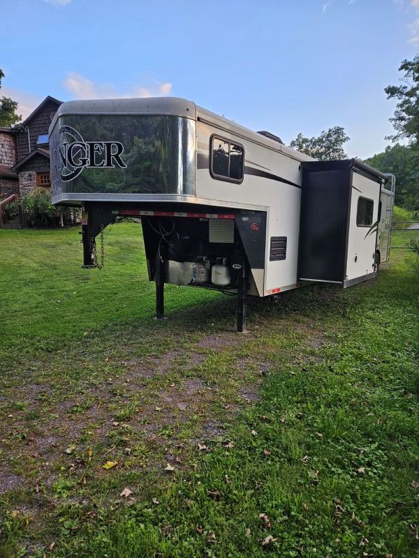 Used Horse Trailers for Sale