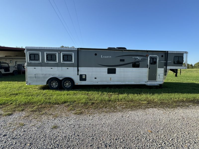 Used Horse Trailers for Sale