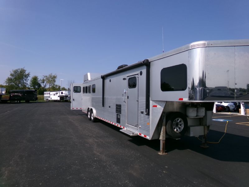 Used Horse Trailers for Sale