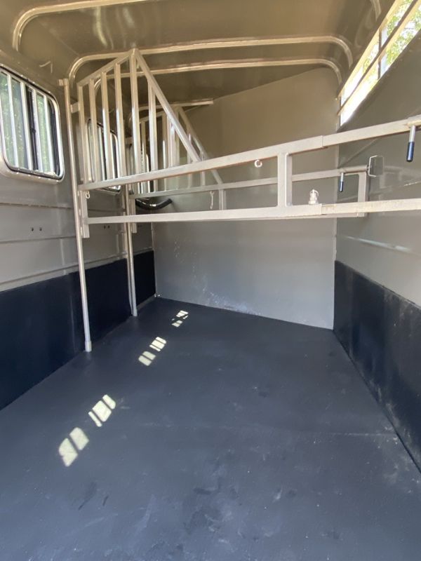 Used Horse Trailers for Sale