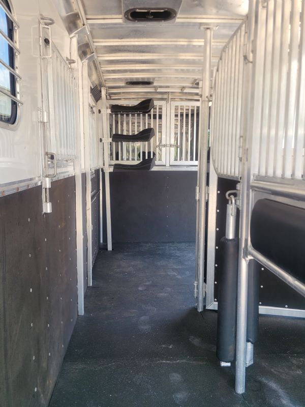 Used Horse Trailers for Sale