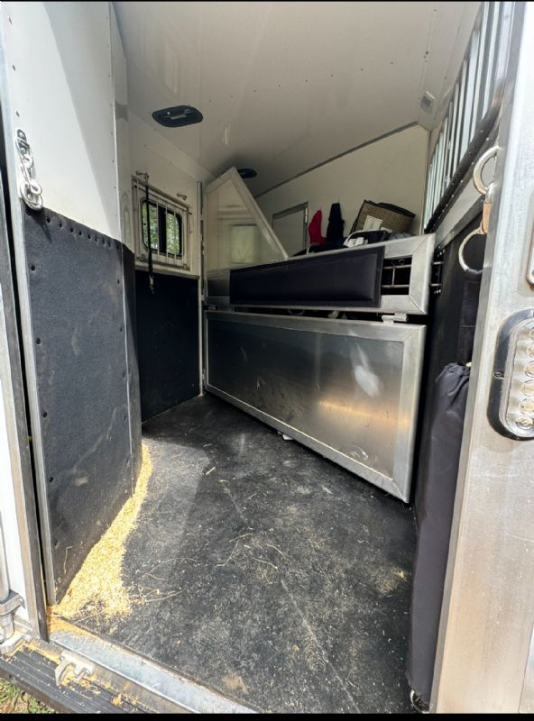 Used Horse Trailers for Sale