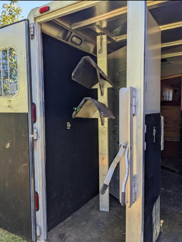 Used Horse Trailers for Sale