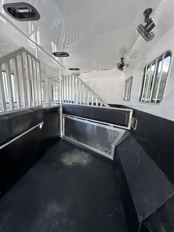 Used Horse Trailers for Sale