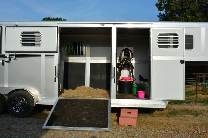 Used Horse Trailers for Sale