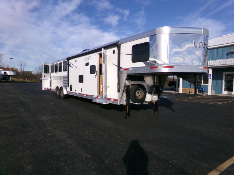 Used Horse Trailers for Sale