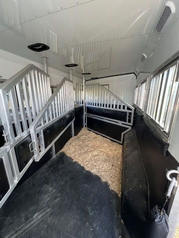 Used Horse Trailers for Sale