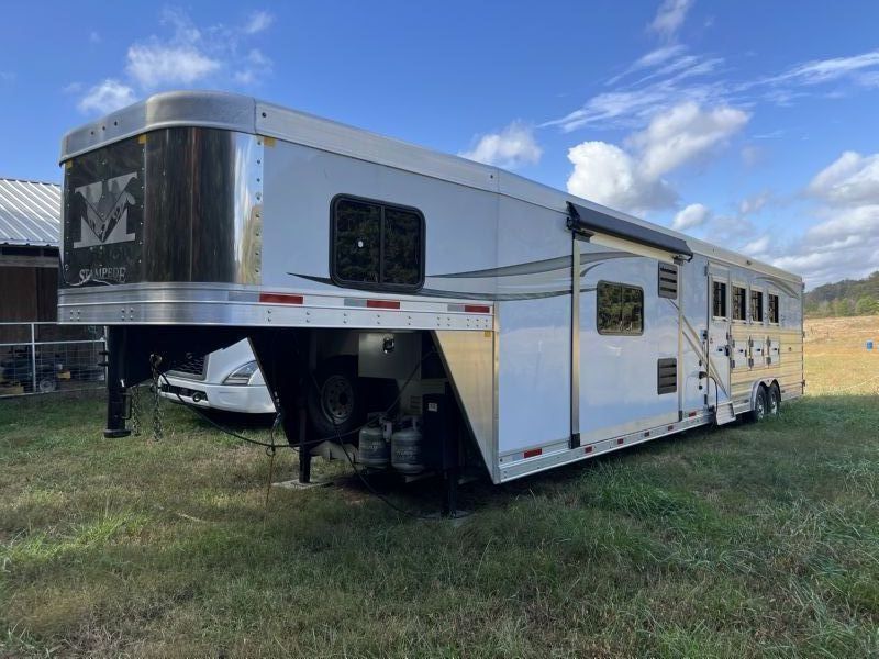 Used Horse Trailers for Sale