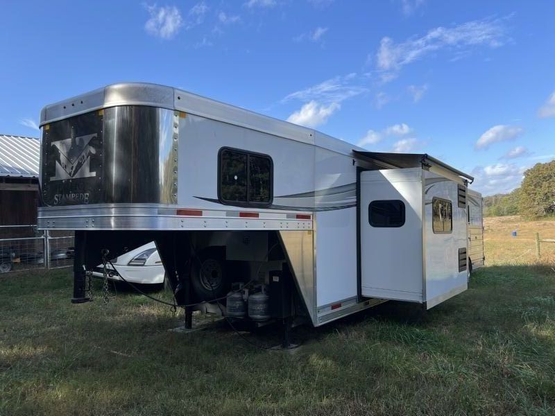 Used Horse Trailers for Sale