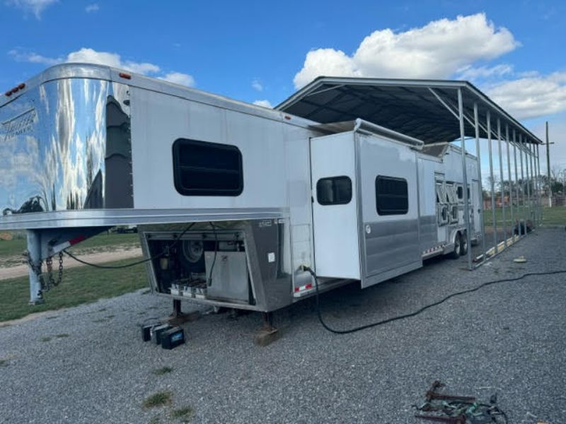 Used Horse Trailers for Sale