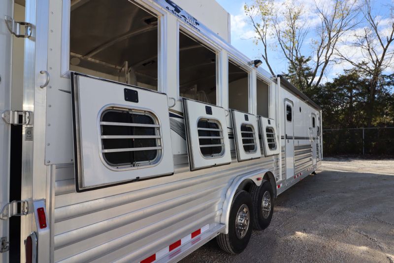 Used Horse Trailers for Sale