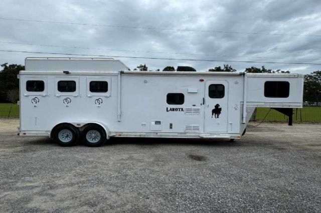 Used Horse Trailers for Sale