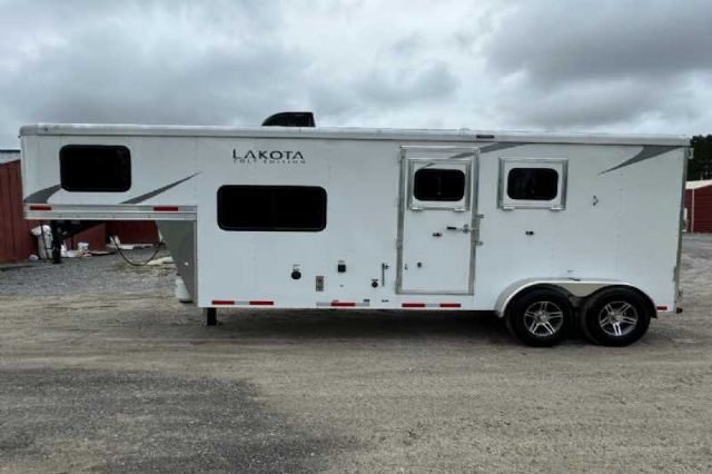 Used Horse Trailers for Sale