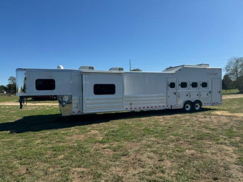 Used Horse Trailers for Sale