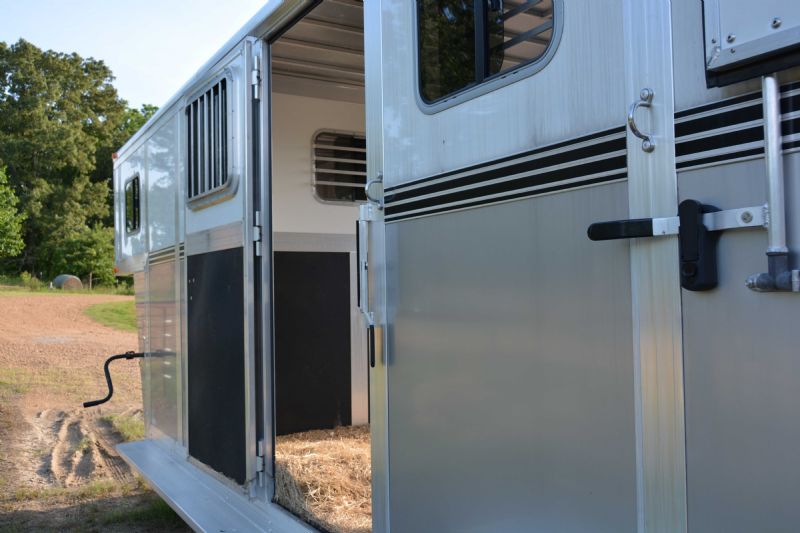 Used Horse Trailers for Sale