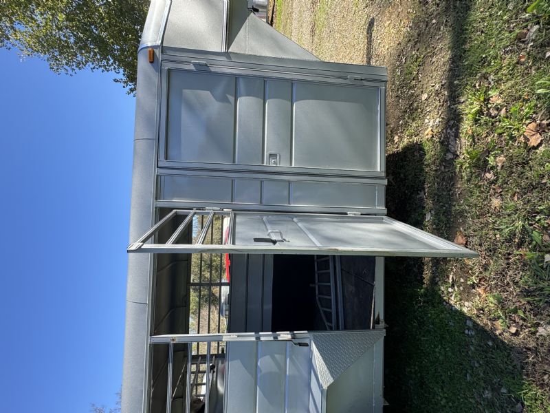 Used Horse Trailers for Sale