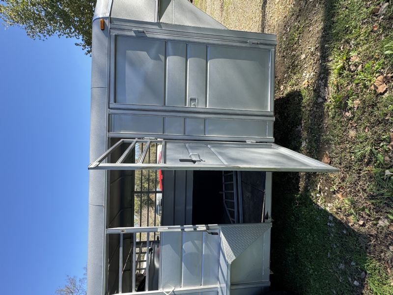 Used Horse Trailers for Sale