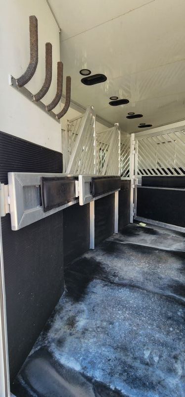 Used Horse Trailers for Sale