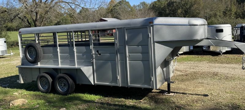 Used Horse Trailers for Sale