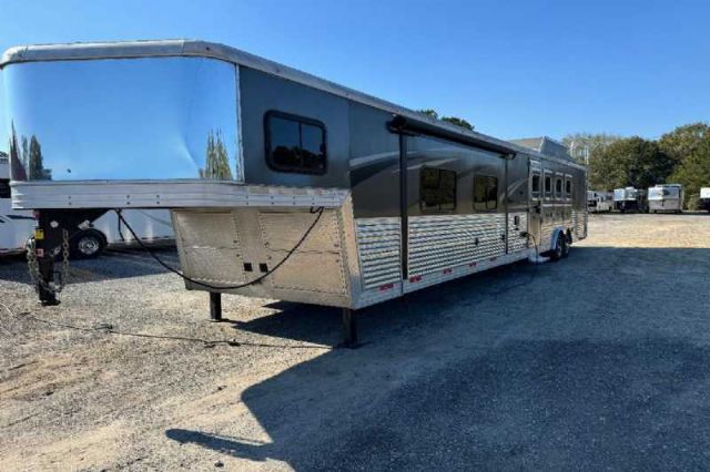 Used Horse Trailers for Sale