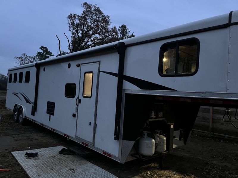 Used Horse Trailers for Sale