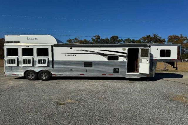 Used Horse Trailers for Sale