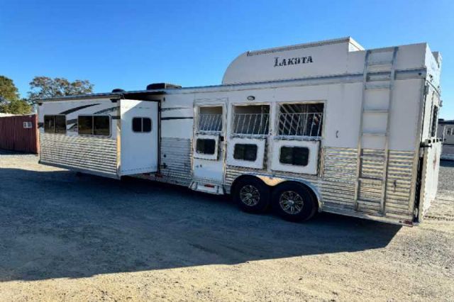 Used Horse Trailers for Sale