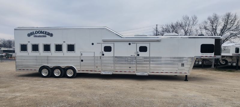 Used Horse Trailers for Sale