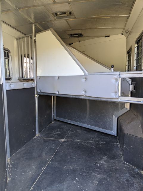 Used Horse Trailers for Sale