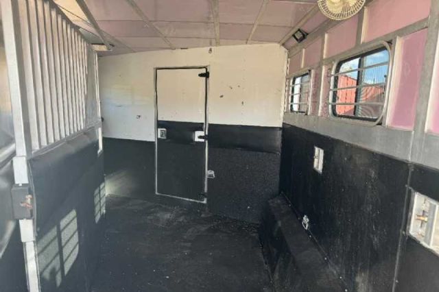 Used Horse Trailers for Sale