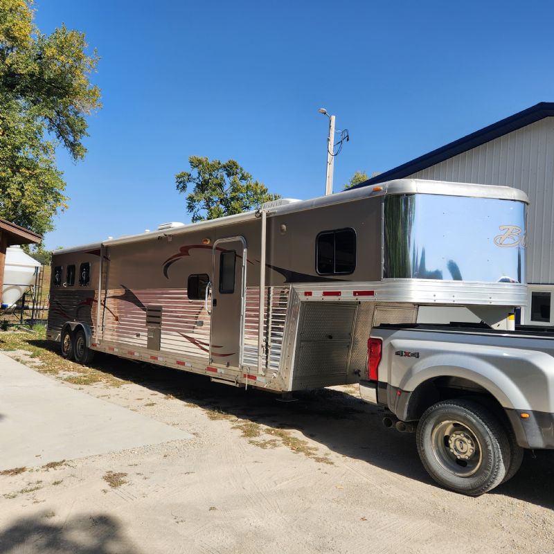 Used Horse Trailers for Sale