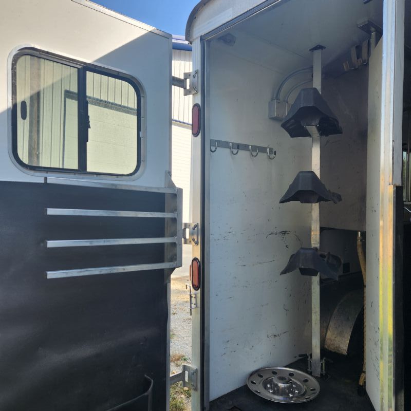 Used Horse Trailers for Sale