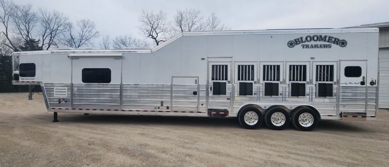 Used Horse Trailers for Sale