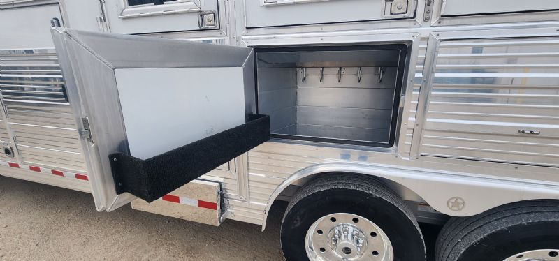 Used Horse Trailers for Sale