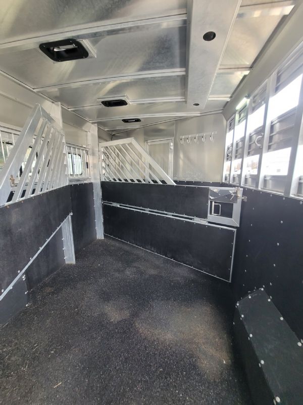 Used Horse Trailers for Sale