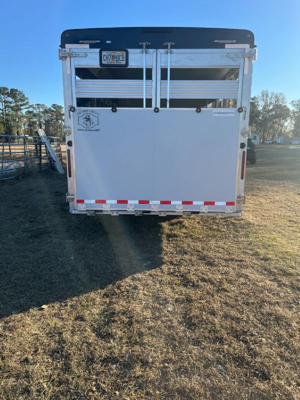 Used Horse Trailers for Sale