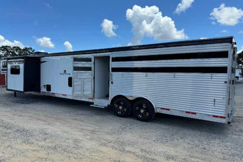 Used Horse Trailers for Sale