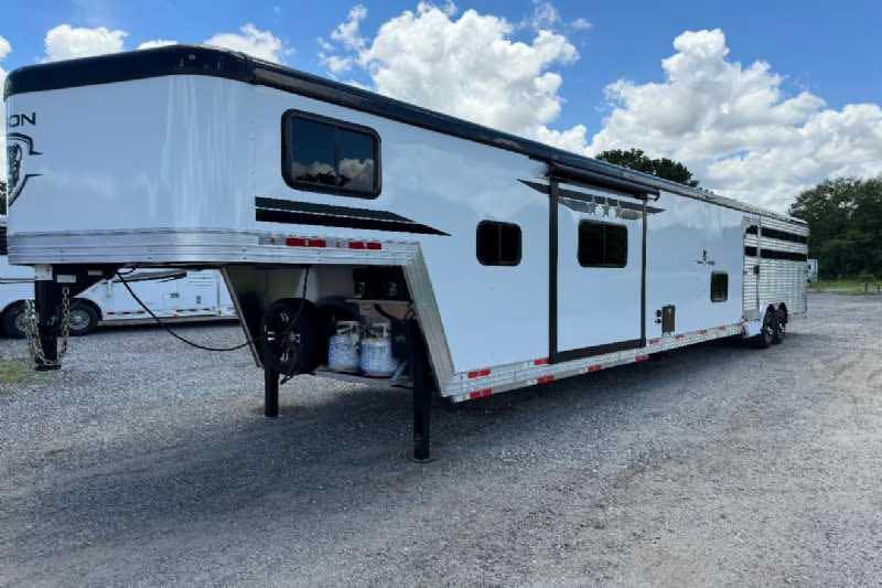 Used Horse Trailers for Sale