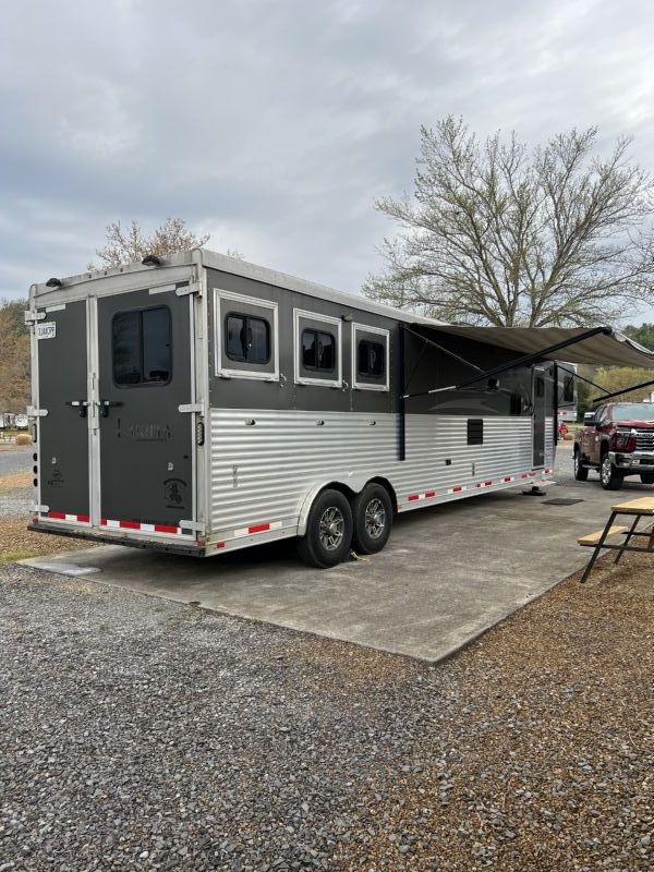 Used Horse Trailers for Sale