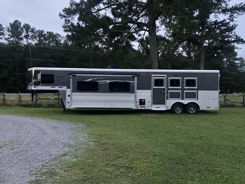 Used Horse Trailers for Sale