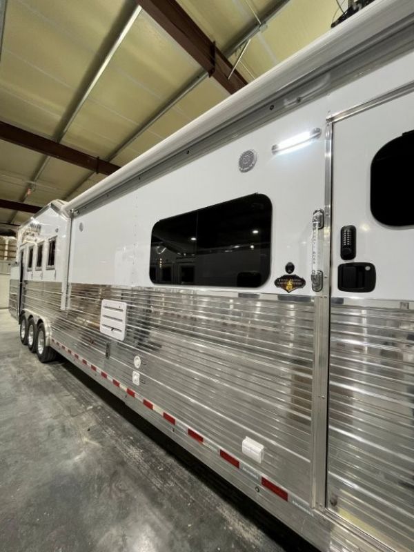 Used Horse Trailers for Sale