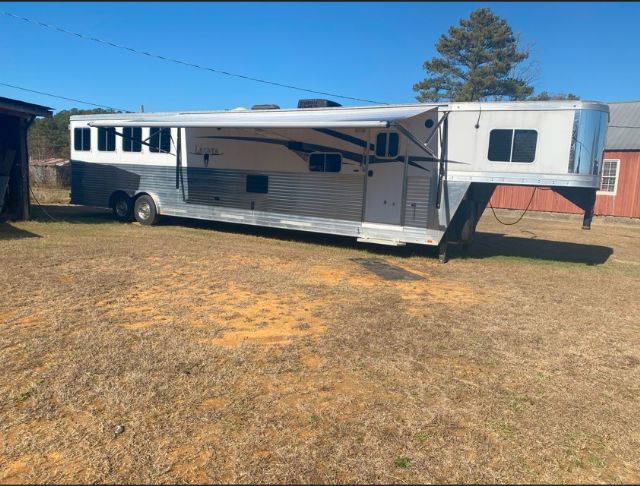 Used Horse Trailers for Sale